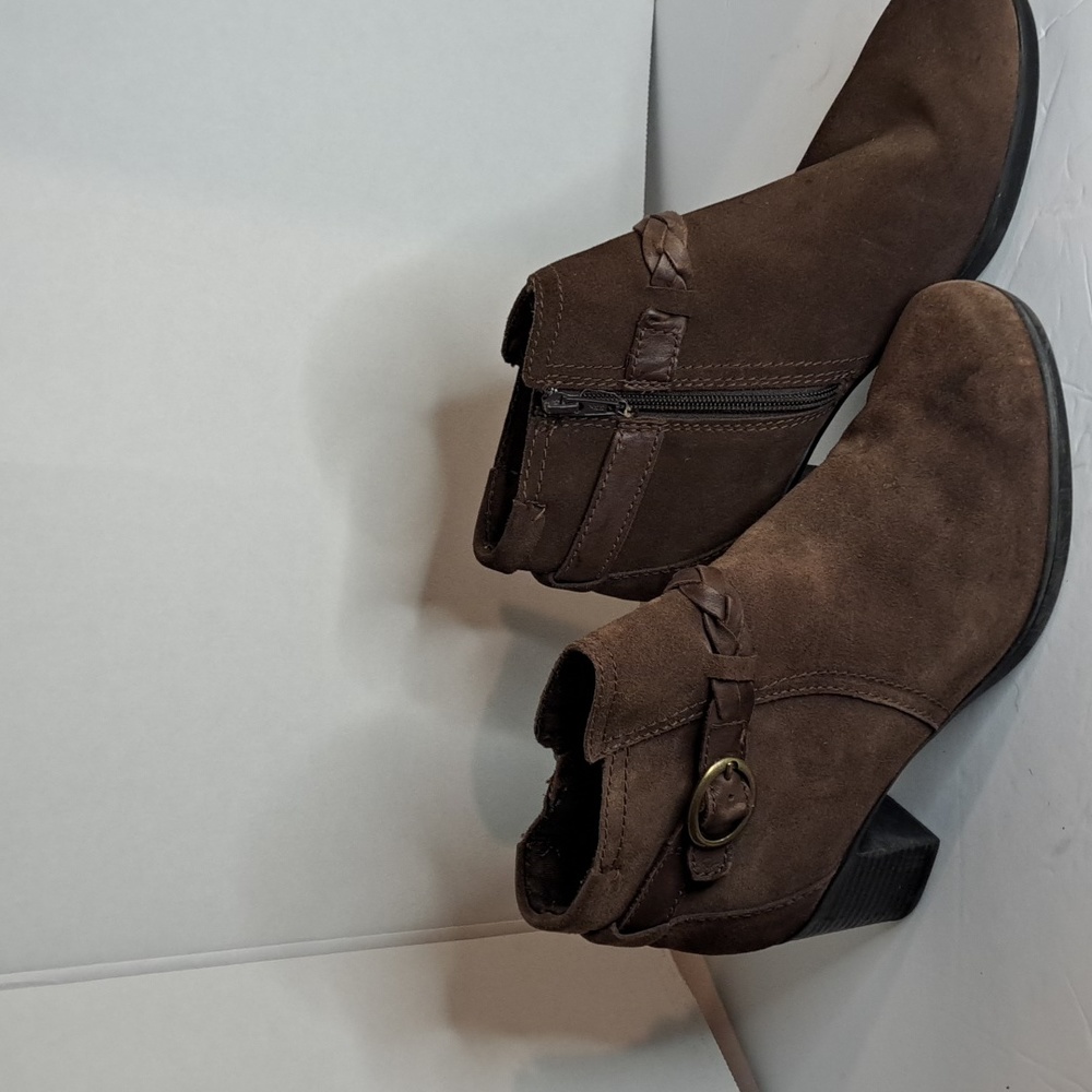 Clark's Brown Suede (US) Size 8.5 Ankle Boot with Braided Twist